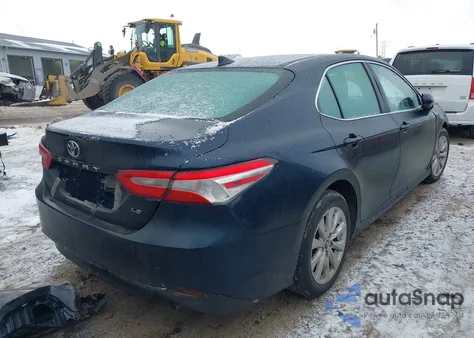 2019 Toyota Camry Le z USA, uszkodzony, nr VIN 4T1B11HK6KU794821